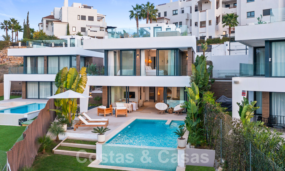 Move-in ready, modern luxury villa for sale in a gated golf resort, New Golden Mile, Marbella - Estepona 62926