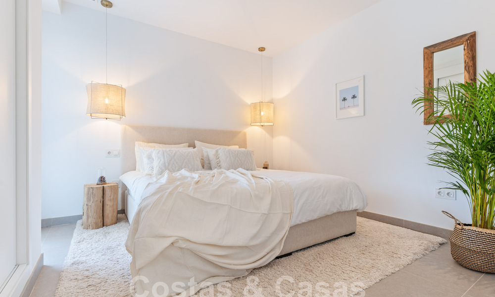 Move-in ready, modern luxury villa for sale in a gated golf resort, New Golden Mile, Marbella - Estepona 62931