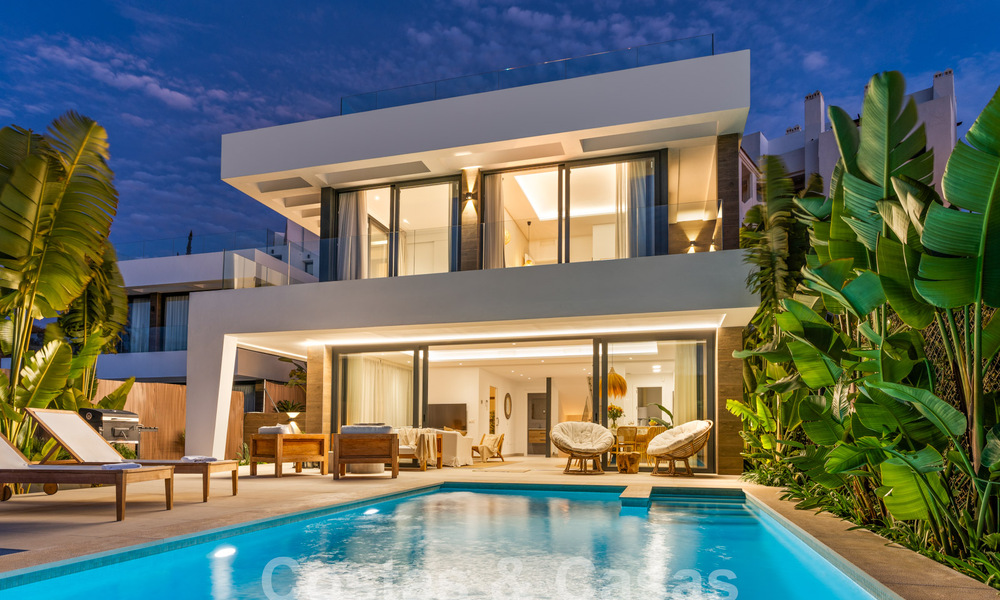 Move-in ready, modern luxury villa for sale in a gated golf resort, New Golden Mile, Marbella - Estepona 62939