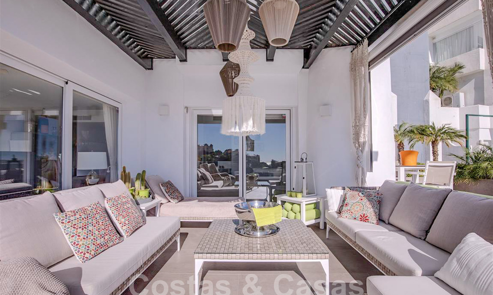 Modern apartment with spacious terrace for sale with sea views and close to golf courses in gated community in La Quinta, Marbella - Benahavis 62950