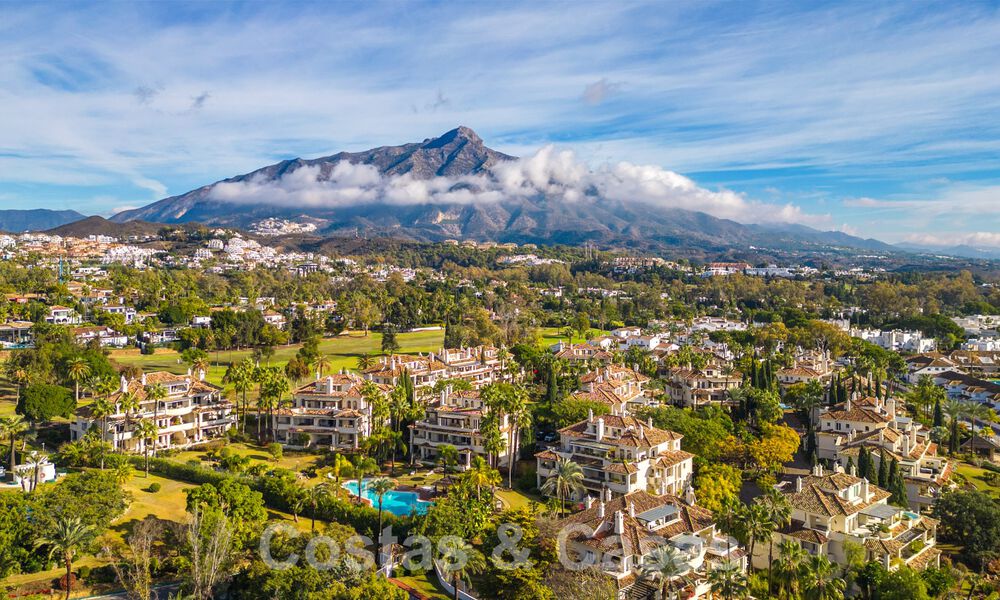Spacious, luxury 4-bedroom penthouse for sale in frontline golf complex in Nueva Andalucia, Marbella 63048