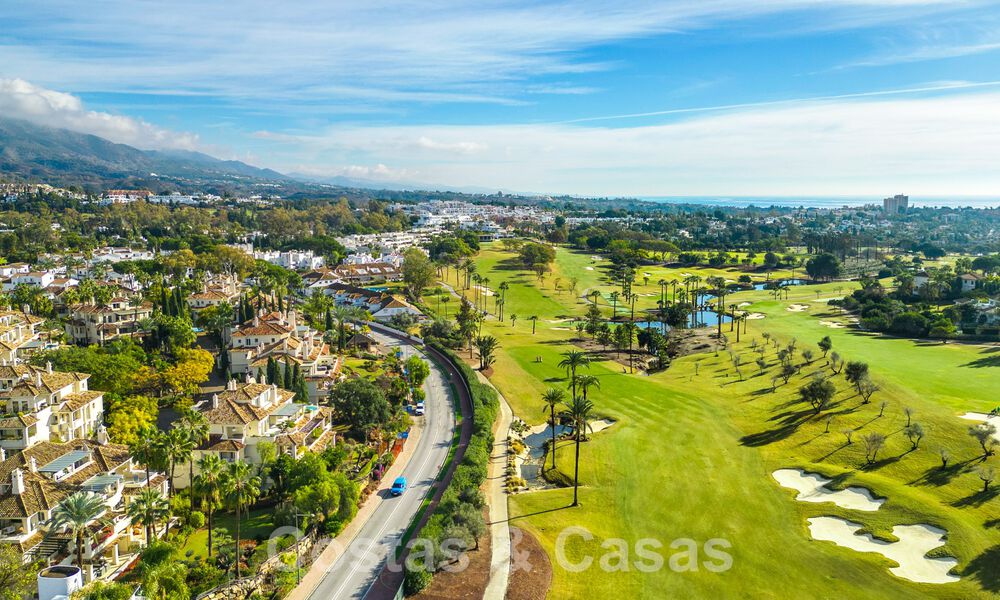 Spacious, luxury 4-bedroom penthouse for sale in frontline golf complex in Nueva Andalucia, Marbella 63049