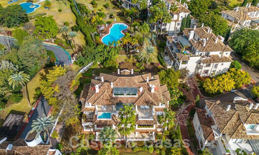 Spacious, luxury 4-bedroom penthouse for sale in frontline golf complex in Nueva Andalucia, Marbella 63053