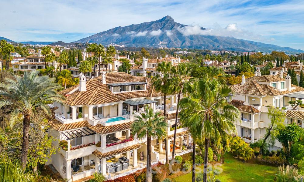 Spacious, luxury 4-bedroom penthouse for sale in frontline golf complex in Nueva Andalucia, Marbella 63055