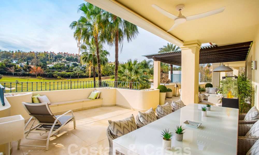 Spacious, luxury 4-bedroom penthouse for sale in frontline golf complex in Nueva Andalucia, Marbella 63056