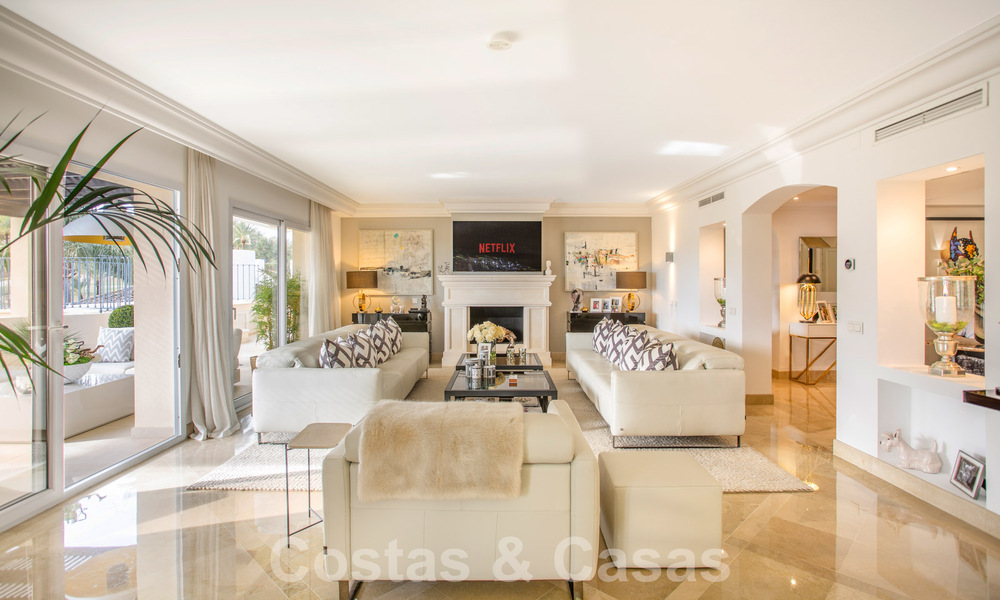 Spacious, luxury 4-bedroom penthouse for sale in frontline golf complex in Nueva Andalucia, Marbella 63061