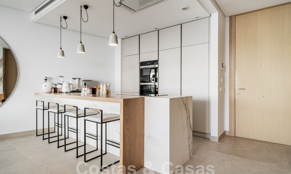 First-class, modern apartment for sale, with sea, golf and mountain views in Benahavis - Marbella 63151