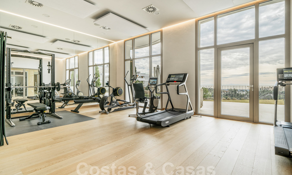 First-class, modern apartment for sale, with sea, golf and mountain views in Benahavis - Marbella 63152