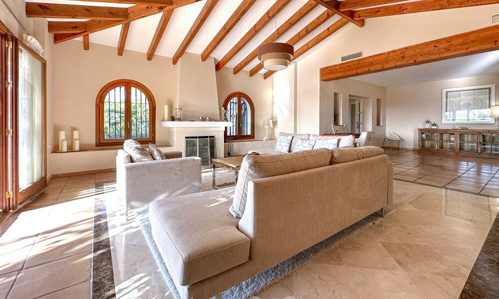 Andalusian luxury villa for sale in the exclusive residential area of Sierra Blanca on Marbella's Golden Mile 63100