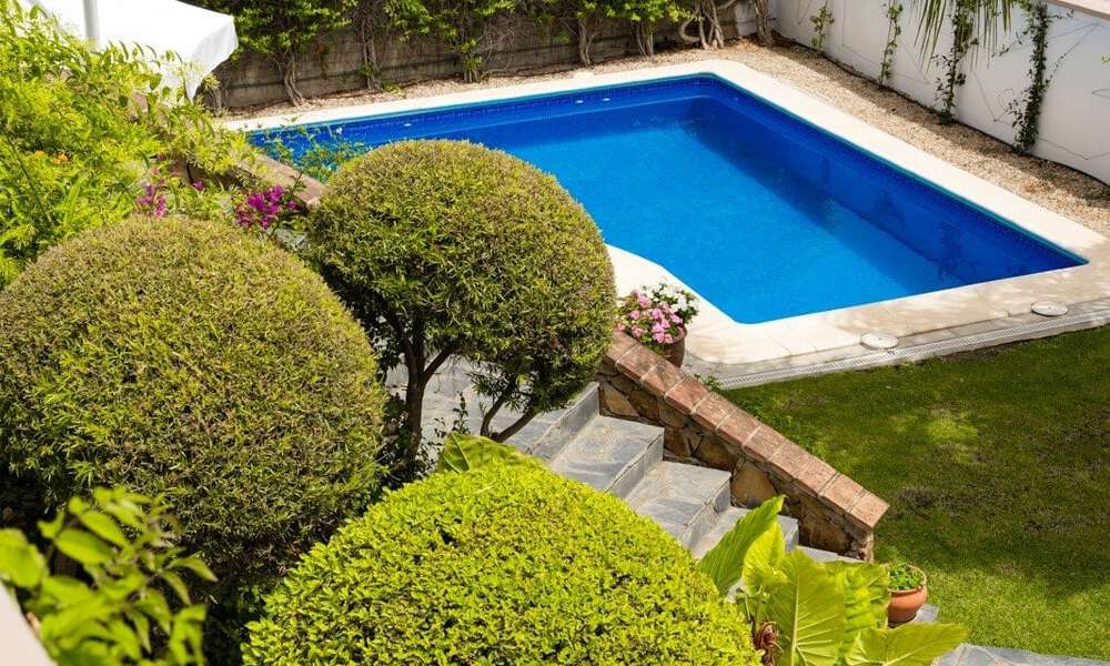 Mediterranean luxury villa with sea views for sale in golf surroundings near Estepona centre 63340