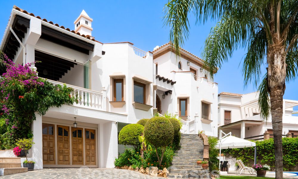 Mediterranean luxury villa with sea views for sale in golf surroundings near Estepona centre 63341