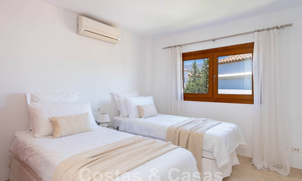 Mediterranean luxury villa with sea views for sale in golf surroundings near Estepona centre 63342