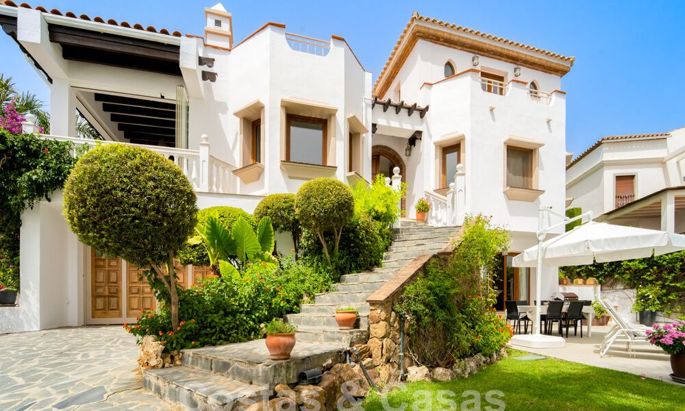 Mediterranean luxury villa with sea views for sale in golf surroundings near Estepona centre 63377