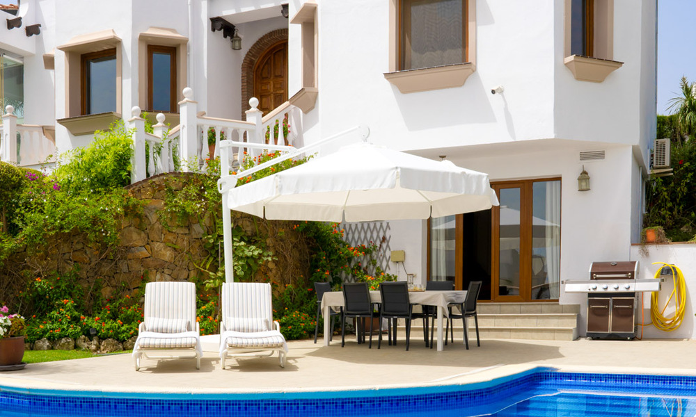 Mediterranean luxury villa with sea views for sale in golf surroundings near Estepona centre 63381