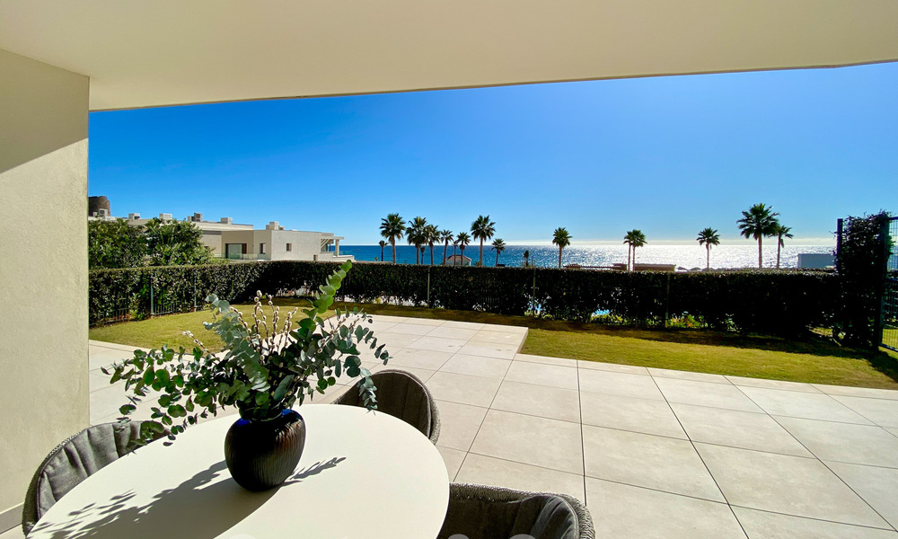 Modern garden apartment for sale with sea views in a luxury beach complex on the New Golden Mile, Marbella – Estepona 63416