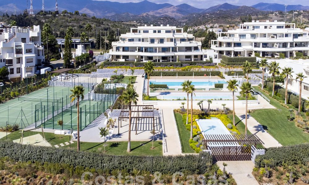 Modern garden apartment for sale with sea views in a luxury beach complex on the New Golden Mile, Marbella – Estepona 63421