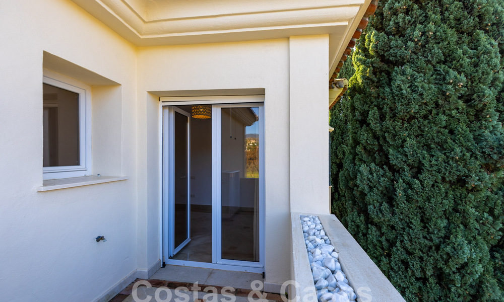 Spacious, luxury apartment, situated in an exclusive gated community on the golf course for sale in Nueva Andalucia, Marbella 63201