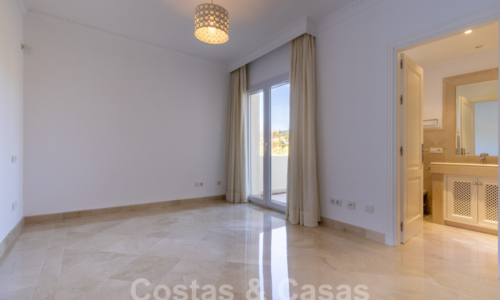 Spacious, luxury apartment, situated in an exclusive gated community on the golf course for sale in Nueva Andalucia, Marbella 63203