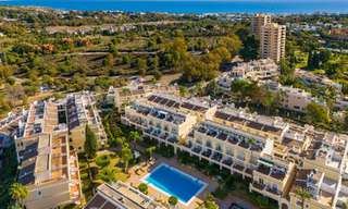 Luxurious penthouse with sea views for sale in the heart of Nueva Andalucia's golf valley, Marbella 63465 