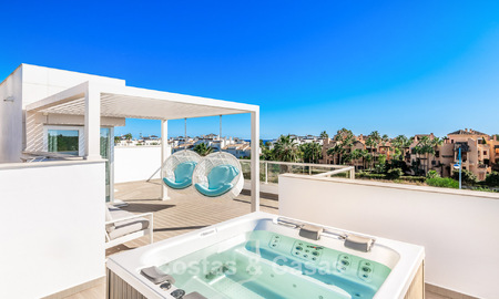 Modern, beachside penthouse with 3 bedrooms for sale in a contemporary complex in San Pedro, Marbella 63631