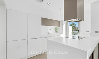 Modern, beachside penthouse with 3 bedrooms for sale in a contemporary complex in San Pedro, Marbella 63641 