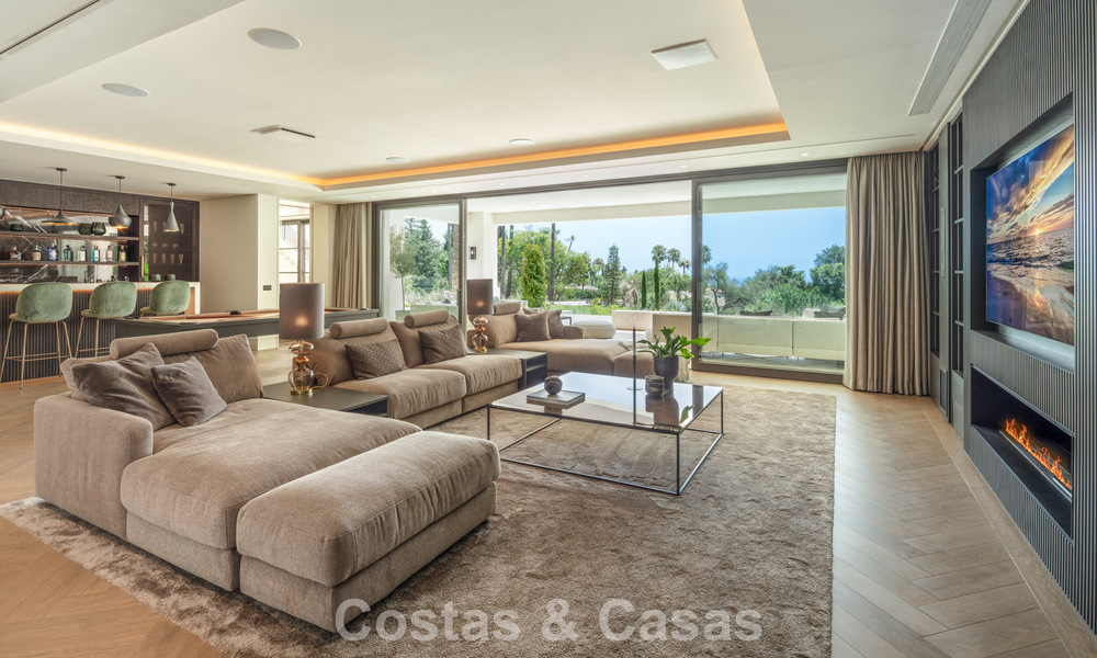 Spacious luxury mansion for sale with sea views and 5-star amenities on Marbella's Golden Mile 63683