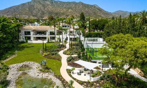 Spacious luxury mansion for sale with sea views and 5-star amenities on Marbella's Golden Mile 63692