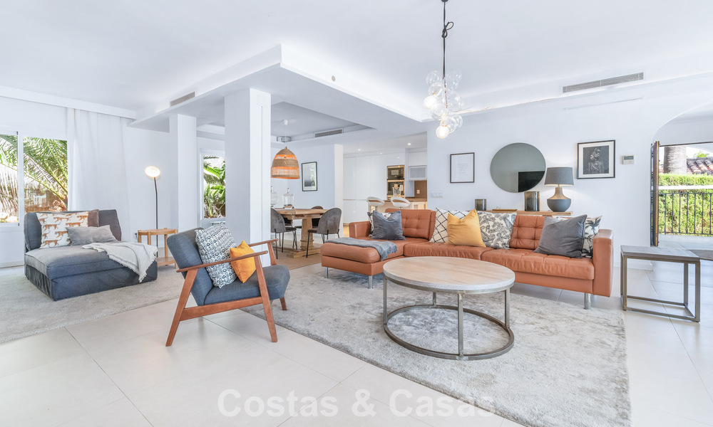 Contemporary Mediterranean luxury villa for sale in a preferred residential area in Nueva Andalucia, Marbella 63599