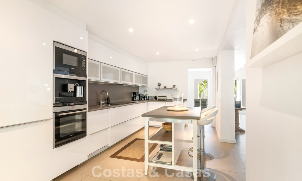 Contemporary Mediterranean luxury villa for sale in a preferred residential area in Nueva Andalucia, Marbella 63602