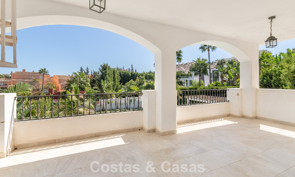 Contemporary Mediterranean luxury villa for sale in a preferred residential area in Nueva Andalucia, Marbella 63610