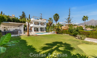 Contemporary Mediterranean luxury villa for sale in a preferred residential area in Nueva Andalucia, Marbella 63613 