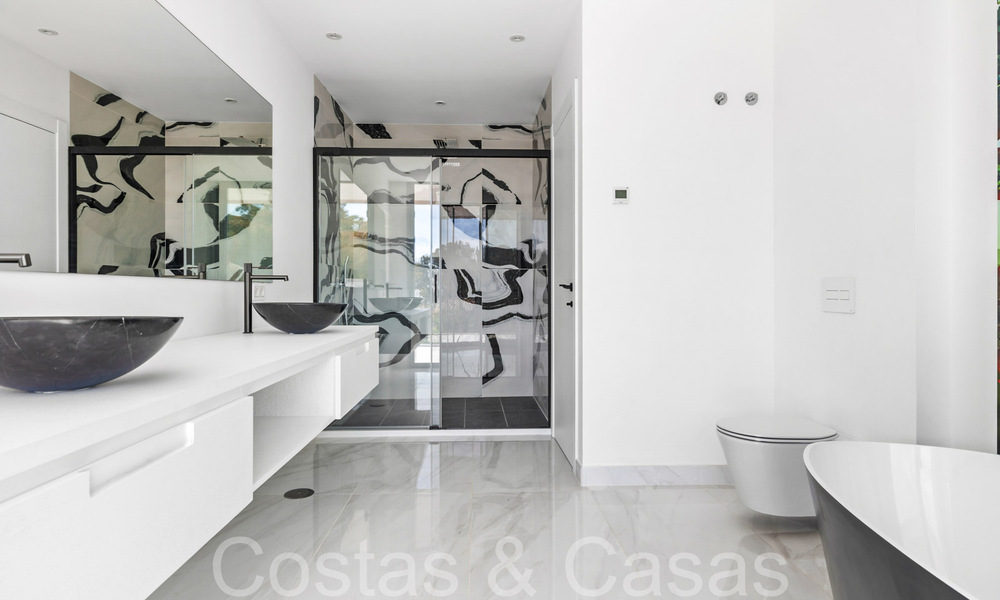 Ready to move in, new, modern villa for sale just steps from the beach and all amenities in San Pedro, Marbella 67017