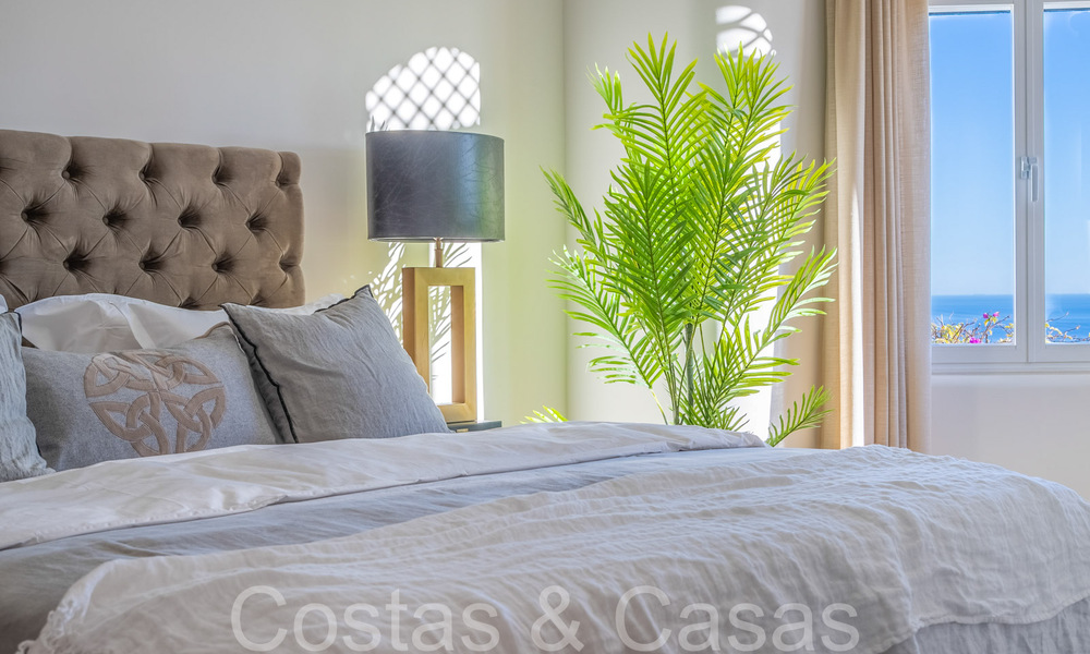 Exclusive penthouse with private pool and panoramic sea views for sale in Mediterranean complex on Marbella's Golden Mile 63902