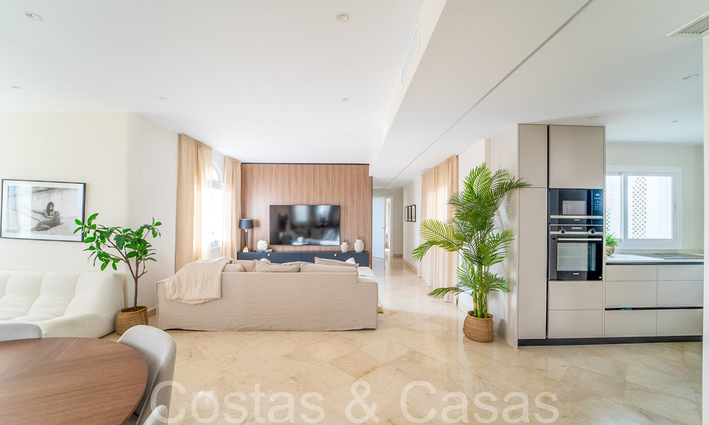 Exclusive penthouse with private pool and panoramic sea views for sale in Mediterranean complex on Marbella's Golden Mile 63912