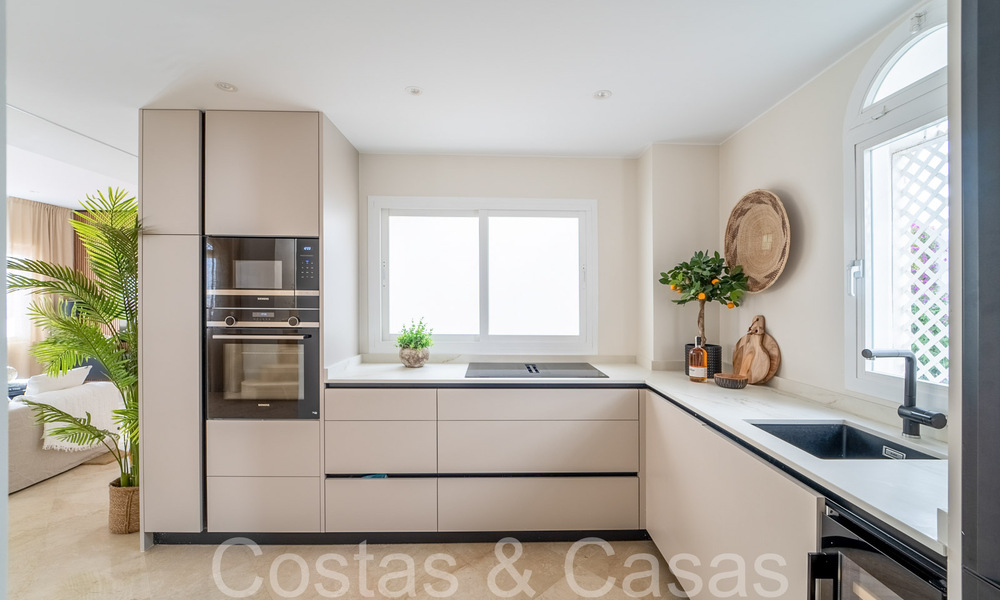 Exclusive penthouse with private pool and panoramic sea views for sale in Mediterranean complex on Marbella's Golden Mile 63914