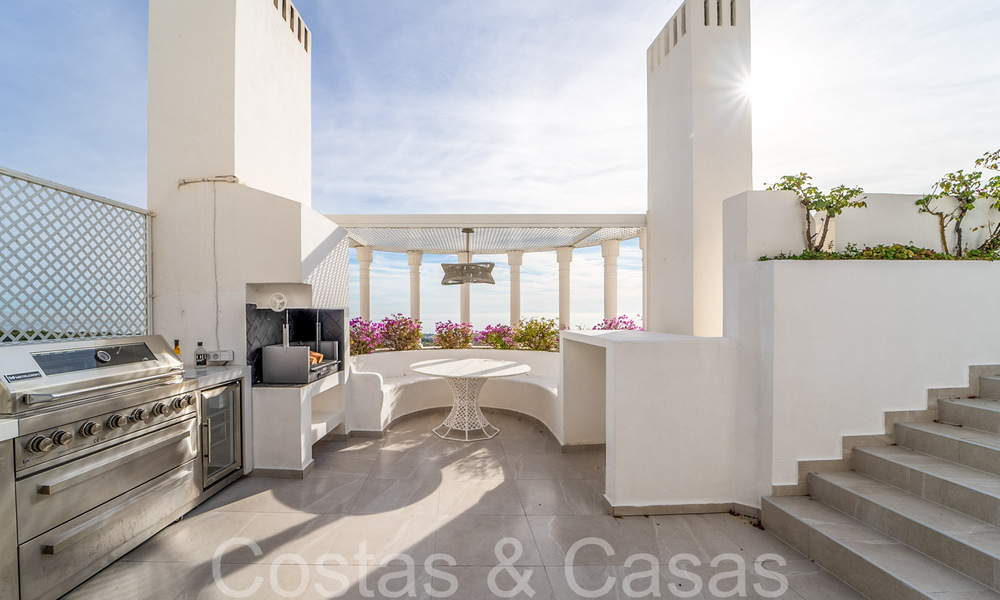 Exclusive penthouse with private pool and panoramic sea views for sale in Mediterranean complex on Marbella's Golden Mile 63924