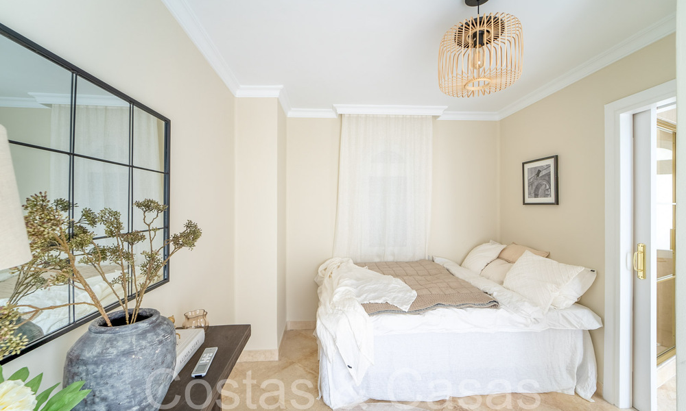 Exclusive penthouse with private pool and panoramic sea views for sale in Mediterranean complex on Marbella's Golden Mile 63928