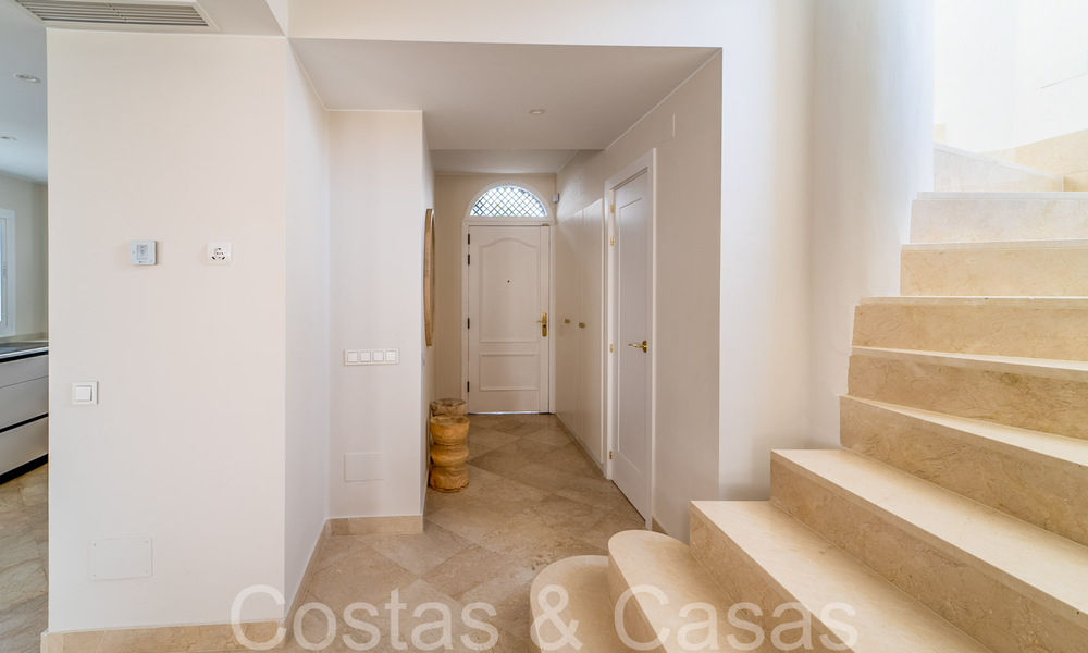 Exclusive penthouse with private pool and panoramic sea views for sale in Mediterranean complex on Marbella's Golden Mile 63931