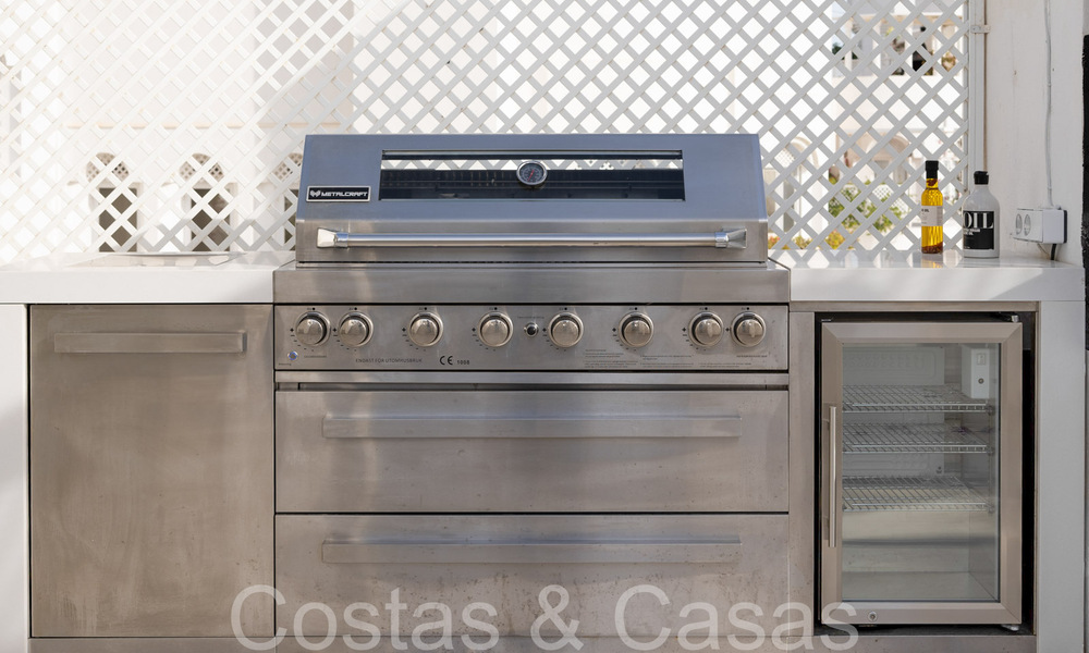 Exclusive penthouse with private pool and panoramic sea views for sale in Mediterranean complex on Marbella's Golden Mile 63933