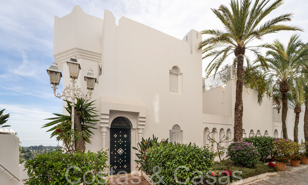 Exclusive penthouse with private pool and panoramic sea views for sale in Mediterranean complex on Marbella's Golden Mile 63935