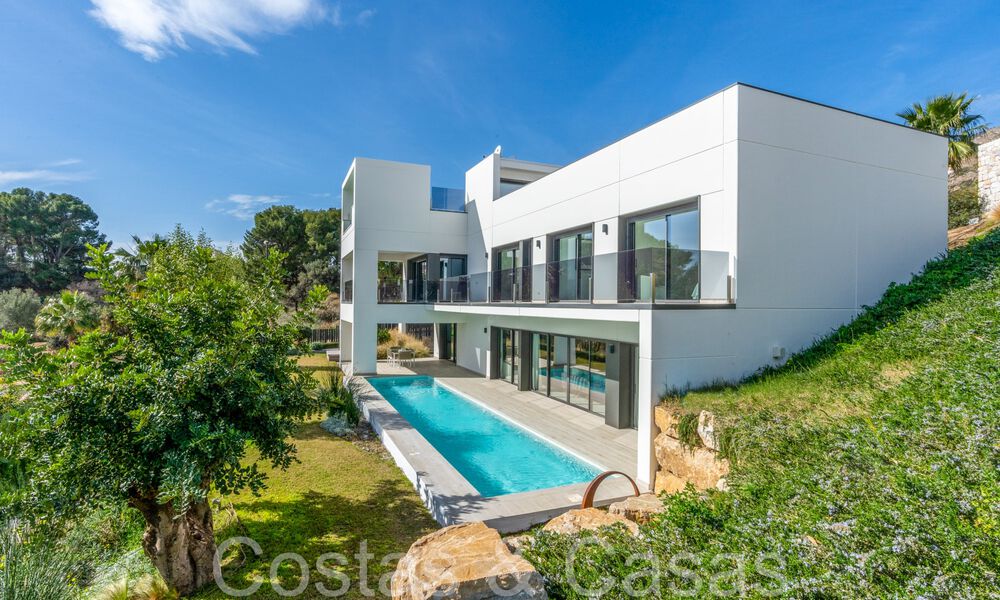 Ready to move in, modern luxury villa for sale with infinity pool in an exclusive gated community in Benalmadena, Costa del Sol 64103