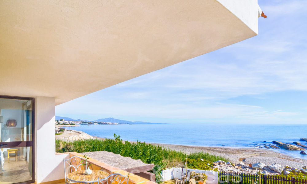 Mediterranean villa for sale on frontline beach near Estepona centre 64042