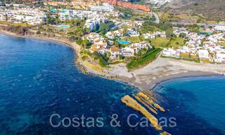 Mediterranean villa for sale on frontline beach near Estepona centre 64059