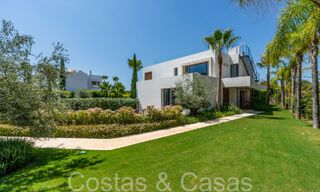 Superior luxury villa with modern architecture for sale a stone's throw from Nueva Andalucia's golf valley, Marbella 64193 
