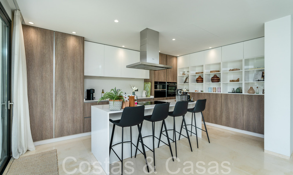 Superior luxury villa with modern architecture for sale a stone's throw from Nueva Andalucia's golf valley, Marbella 64195