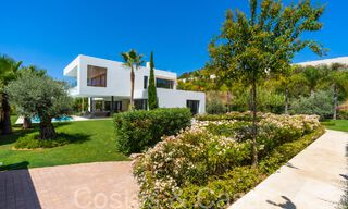 Superior luxury villa with modern architecture for sale a stone's throw from Nueva Andalucia's golf valley, Marbella 64203 