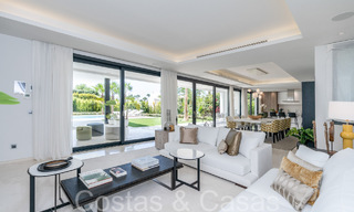 Superior luxury villa with modern architecture for sale a stone's throw from Nueva Andalucia's golf valley, Marbella 64224 