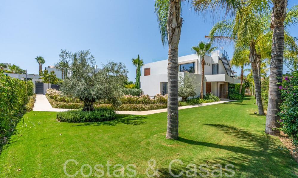 Superior luxury villa with modern architecture for sale a stone's throw from Nueva Andalucia's golf valley, Marbella 64234