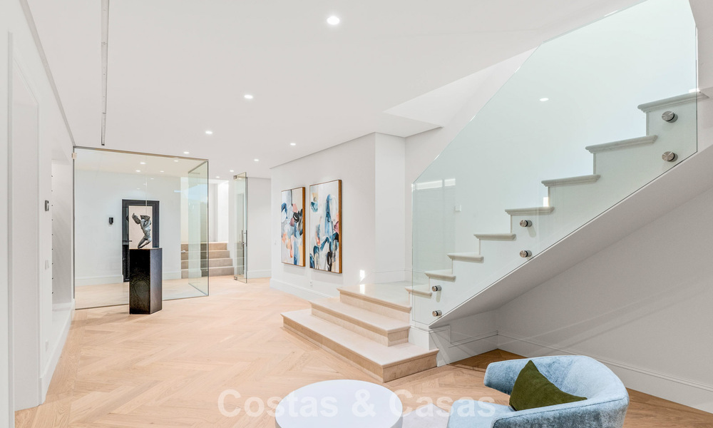Move-in ready, luxury villa with modern-Mediterranean design for sale in popular golf area in Nueva Andalucia, Marbella 774538