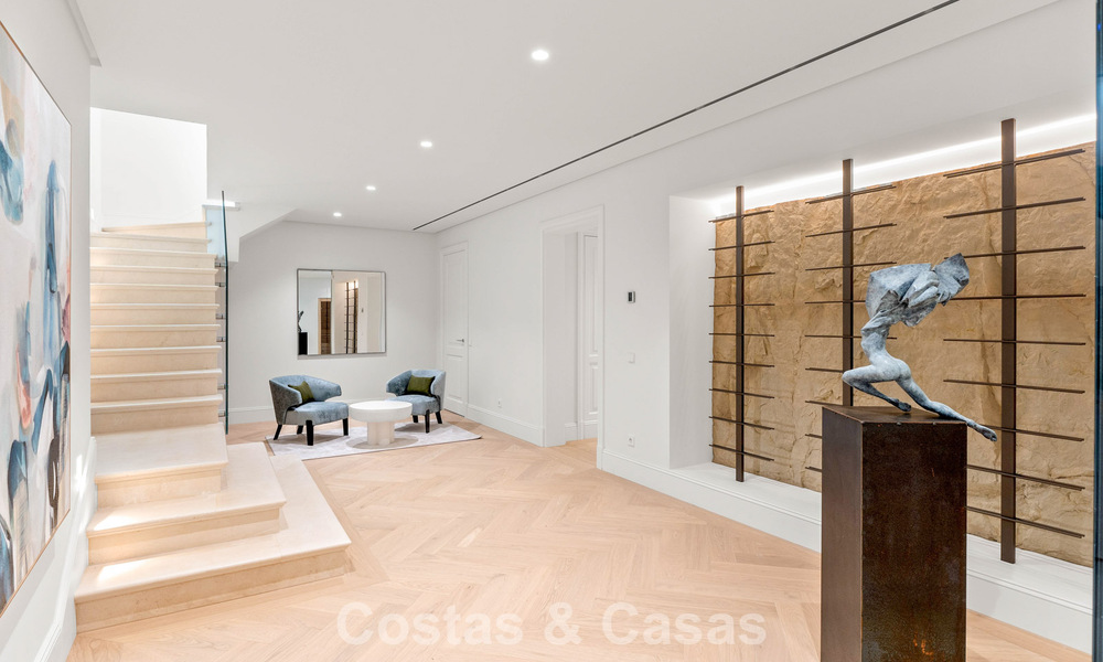 Move-in ready, luxury villa with modern-Mediterranean design for sale in popular golf area in Nueva Andalucia, Marbella 774540